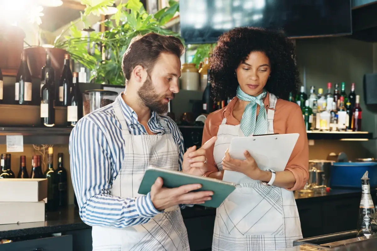small-business-owners-managing-restaurant-operations-1200x800