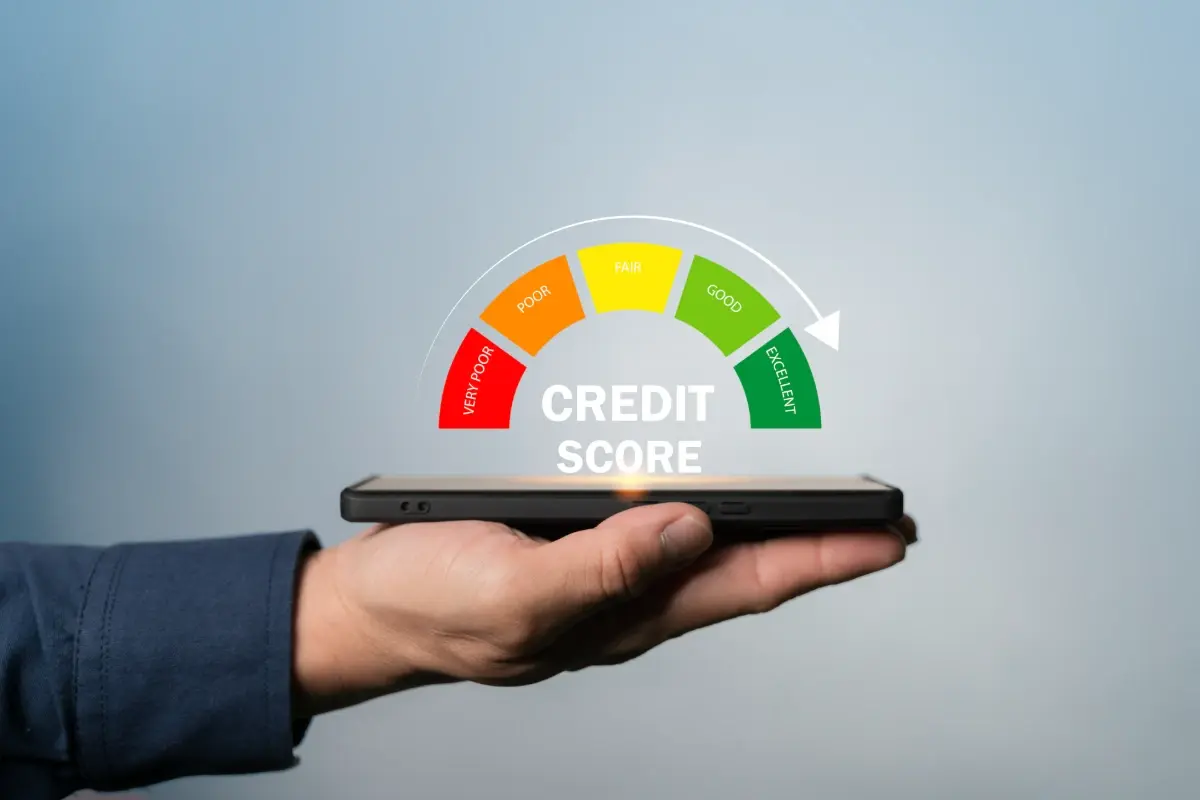 checking-credit-score-on-mobile-phone-1200x800